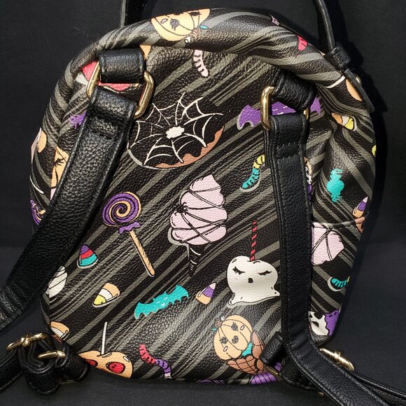 BNWT Bestsey Johnson Kitsch Vampire Dog Halloween Mini Backpack - Picture 3 of 8